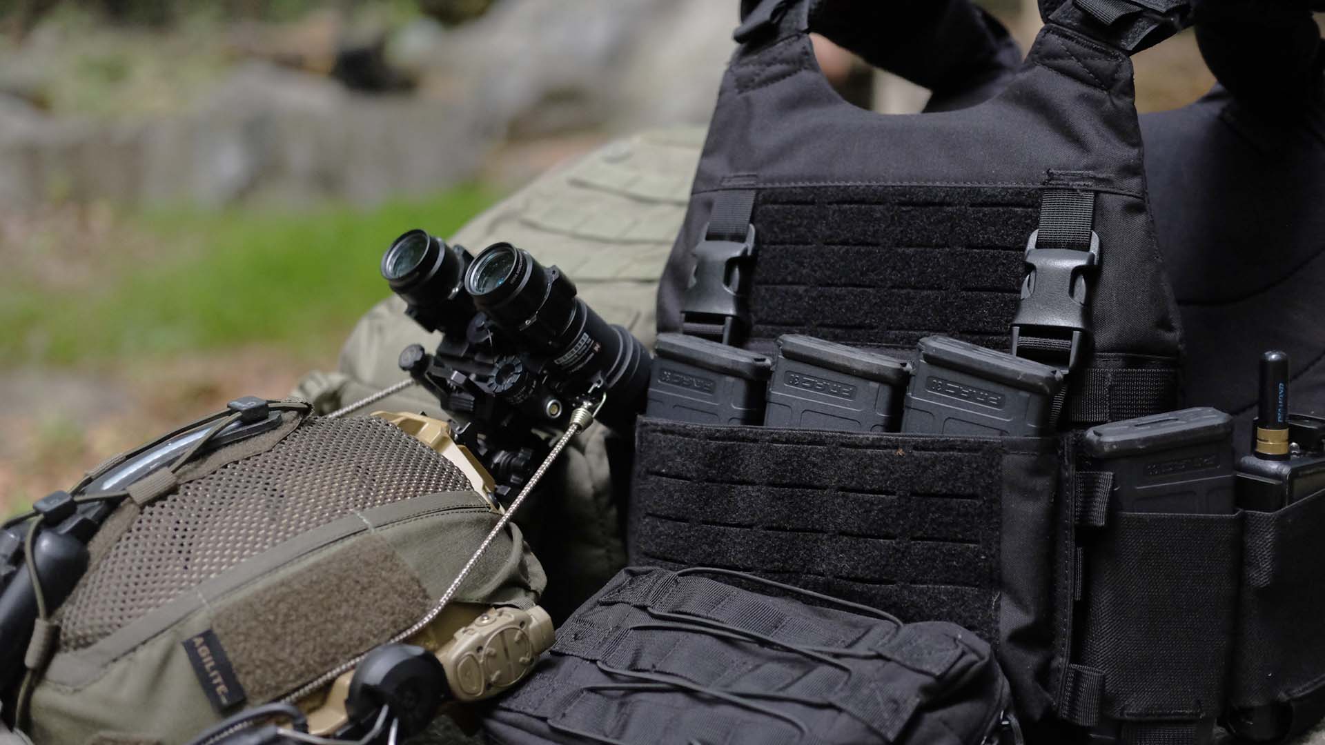 Vakarian - Armor Plate Carrier armor plate carrier